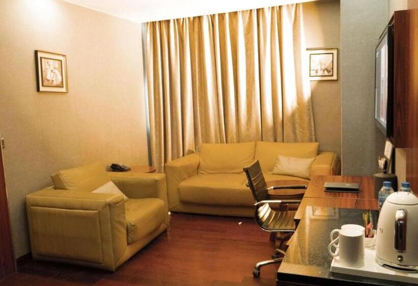 سوییت, Airport Goldentulip