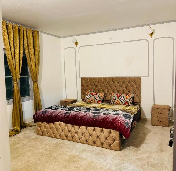 اتاق استاندارد با تخت بزرگ, Olive Ventures, Royal Inn, Ritz