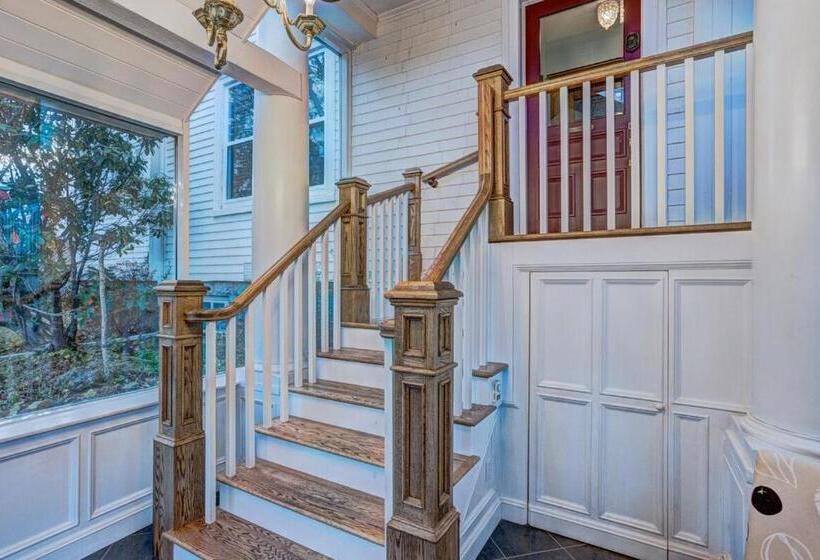 خانه 1 خوابه, Your Lunenburg Winter Retreat Awaits!