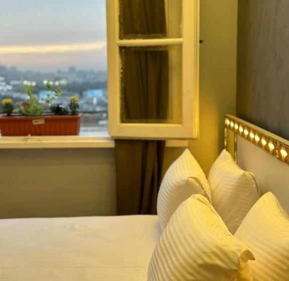 سوییت جونیور لوکس, Midtown Nile View Suites