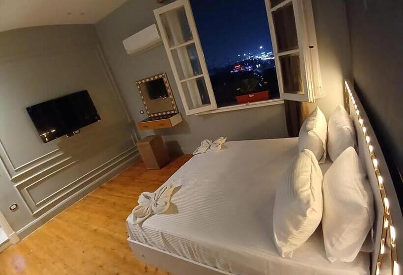 سوییت جونیور لوکس, Midtown Nile View Suites
