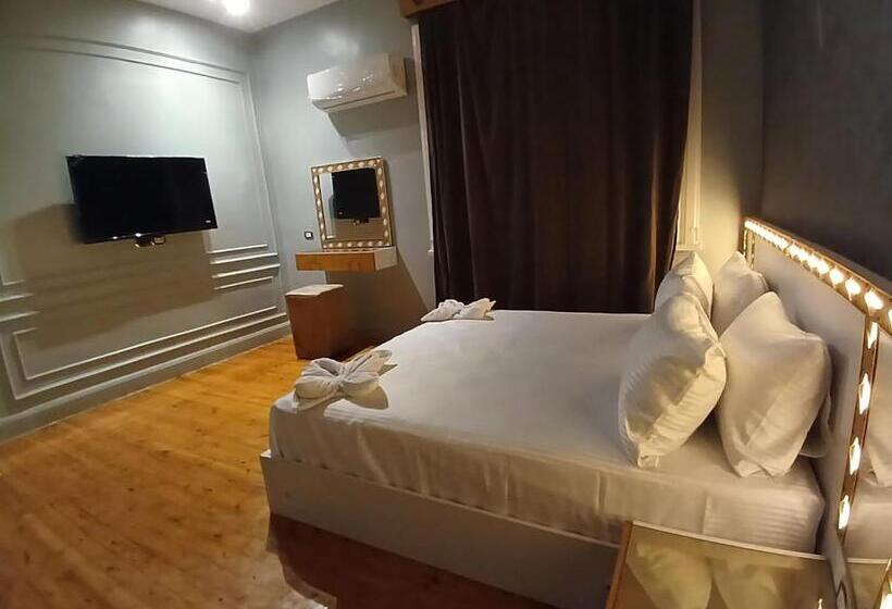 سوییت جونیور لوکس, Midtown Nile View Suites