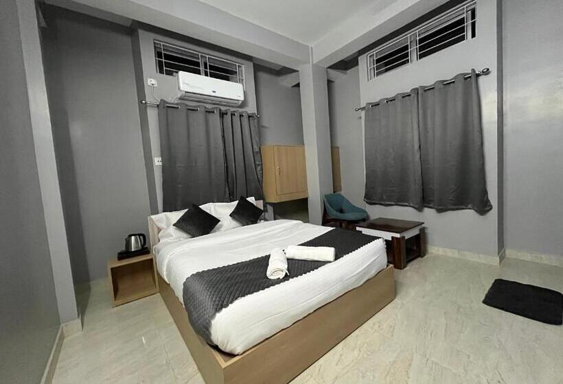 اتاق لوکس, Urban Suites Silpukhuri