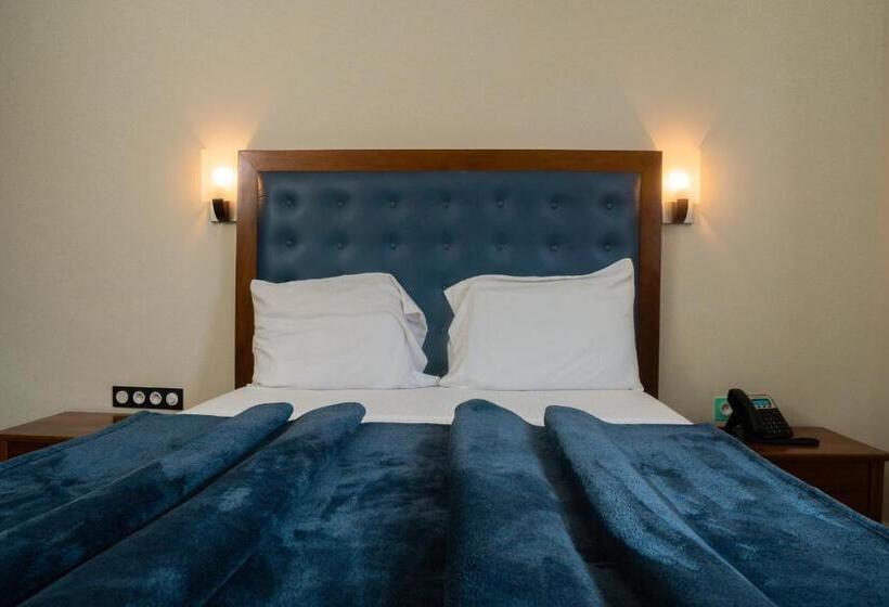 اتاق استاندارد, Cincinnati Hotel Yaounde