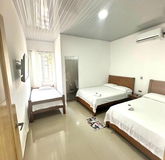 اتاق خانوادگی, Najy Aguachica