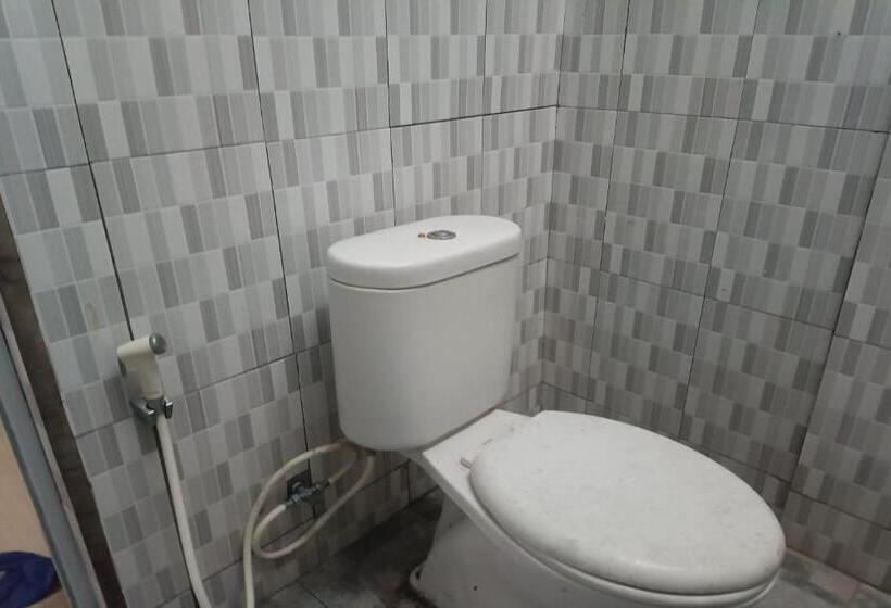 اتاق لوکس, Oyo 93408 Penginapan Annisya