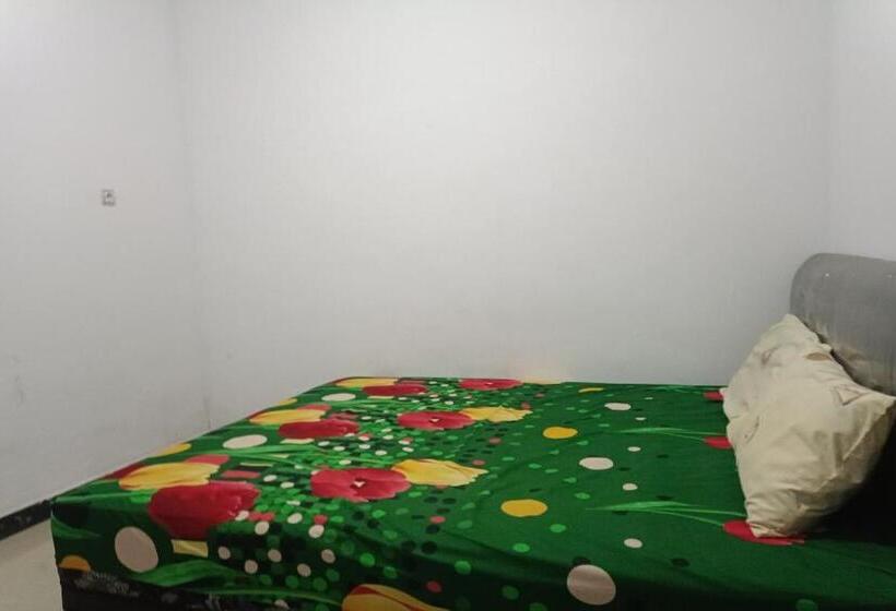 اتاق لوکس, Oyo 93408 Penginapan Annisya