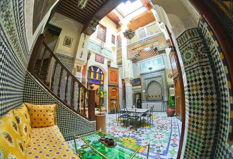 اتاق استاندارد سه تخته با بالکن, Fez Experiences