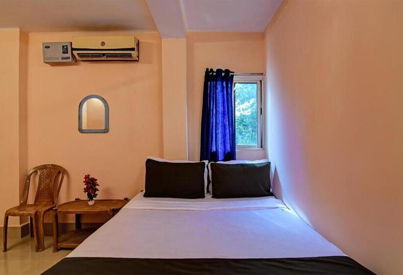 اتاق کلاسیک سه تخته, Oyo Flagship Sai Heritage Inn