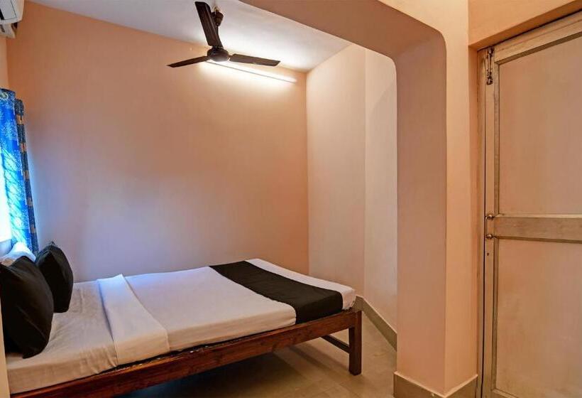 اتاق کلاسیک سه تخته, Oyo Flagship Sai Heritage Inn