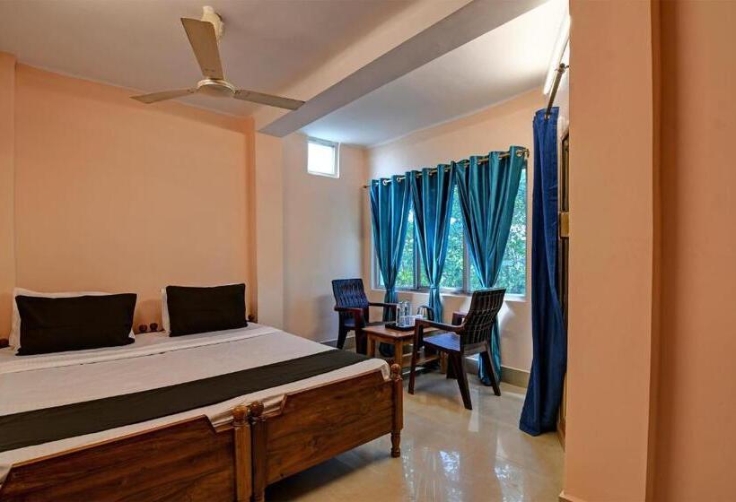 اتاق کلاسیک سه تخته, Oyo Flagship Sai Heritage Inn