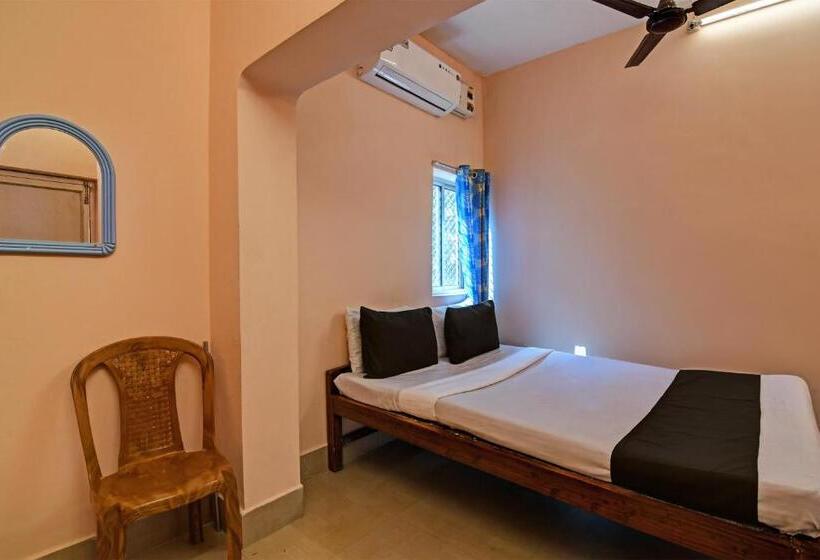 اتاق کلاسیک سه تخته, Oyo Flagship Sai Heritage Inn