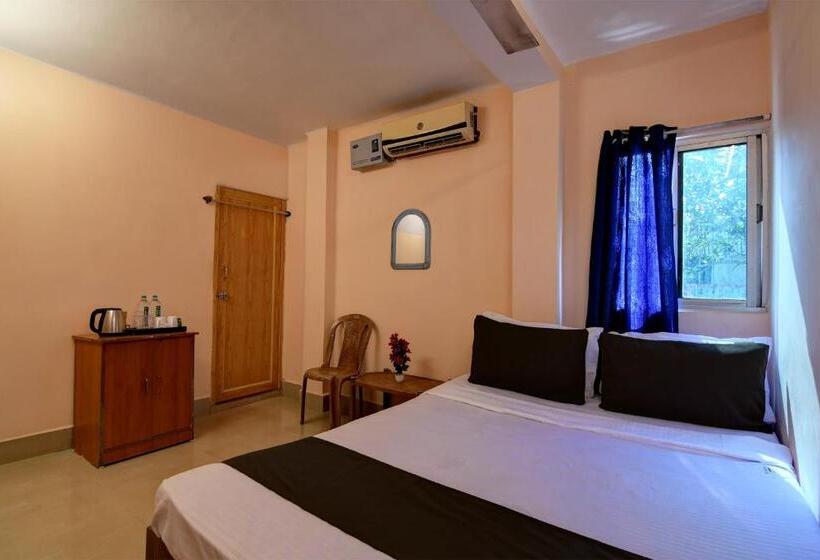 اتاق کلاسیک سه تخته, Oyo Flagship Sai Heritage Inn