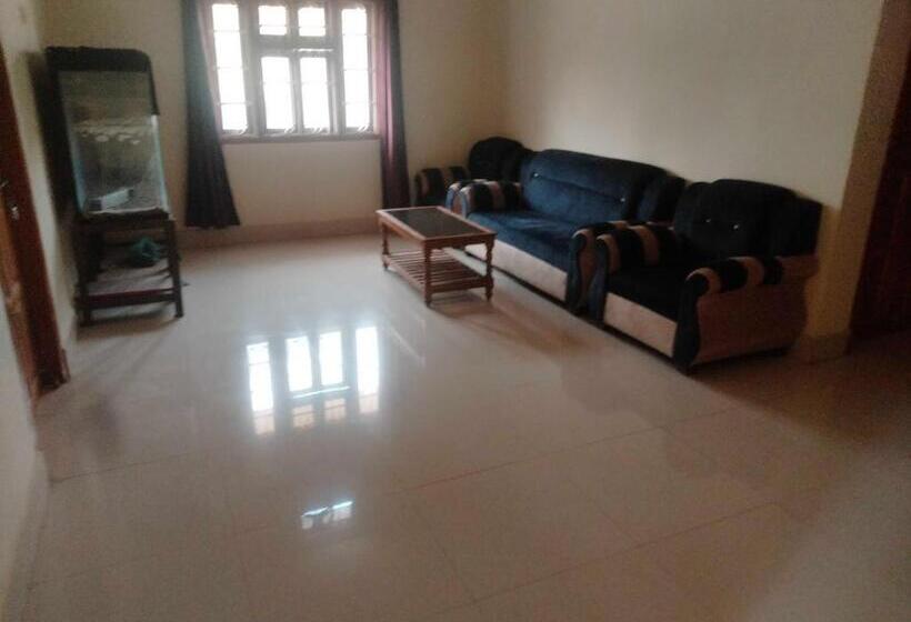 اتاق کلاسیک سه تخته, Oyo Rm Guest House