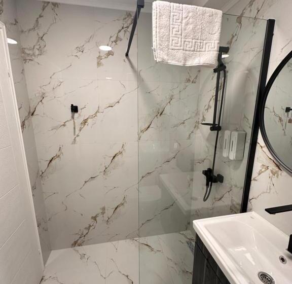 اتاق استاندارد, Royal Moon Suites