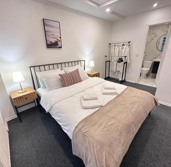 اتاق استاندارد, Royal Moon Suites