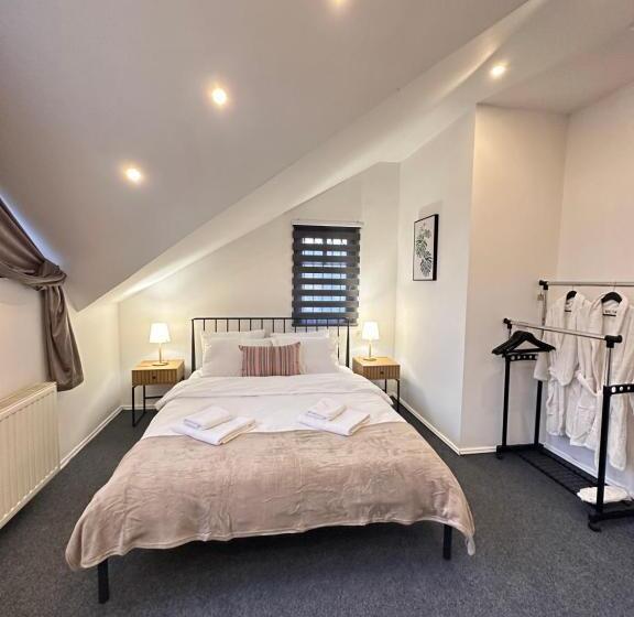 سوییت, Royal Moon Suites