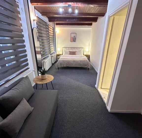 سوییت, Royal Moon Suites