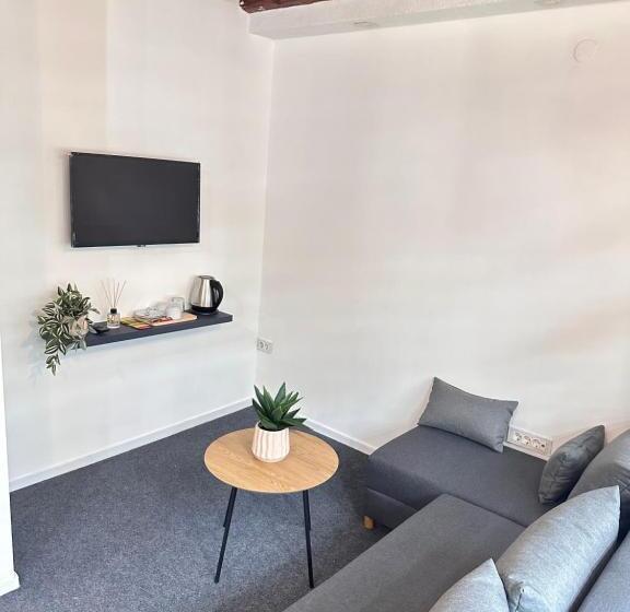 سوییت, Royal Moon Suites
