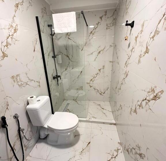 سوییت, Royal Moon Suites
