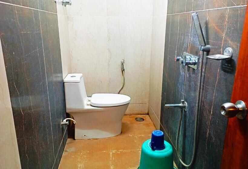 اتاق استاندارد, Staymaker Balaji Gold Inn