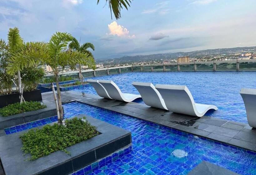 استودیوی لوکس, Queen Bed, Sauna, Gym & Captivating Views