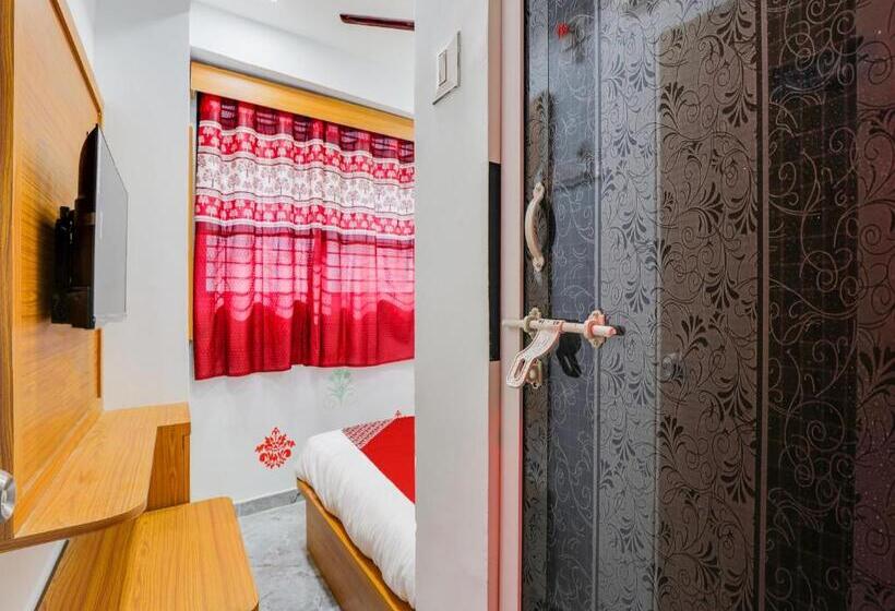 اتاق کلاسیک سه تخته, Oyo Hotel Green City