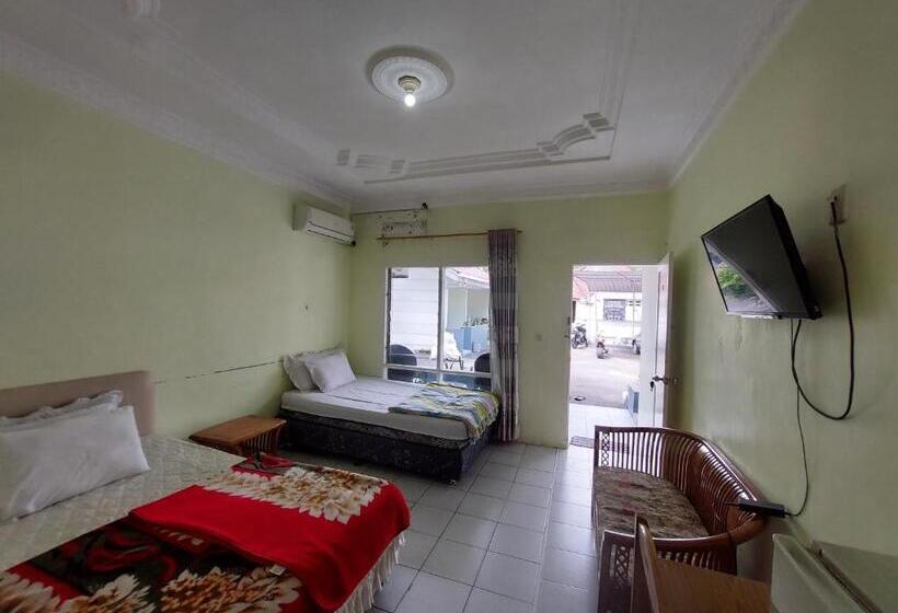اتاق استاندارد سه نفره, Grand Syariah Guest House Humanitas