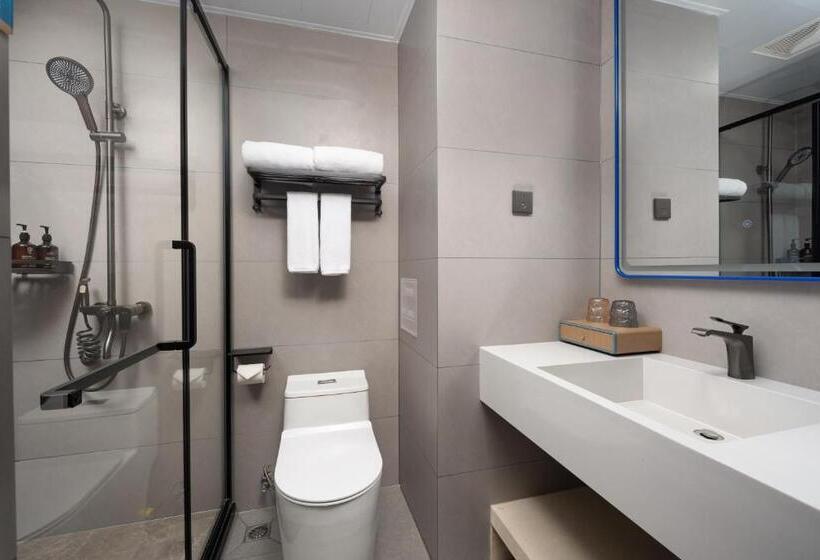 اتاق لوکس با تخت بزرگ, Yutai Hotel Apartment