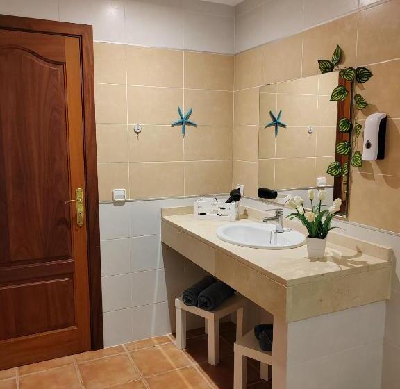 اتاق استاندارد یک تخته با سرویس بهداشتی مشترک, Las Salinas House Private Rooms