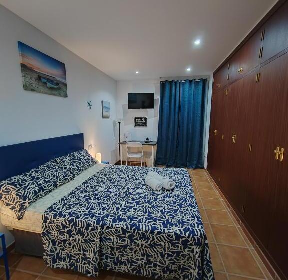 اتاق استاندارد یک تخته با سرویس بهداشتی مشترک, Las Salinas House Private Rooms