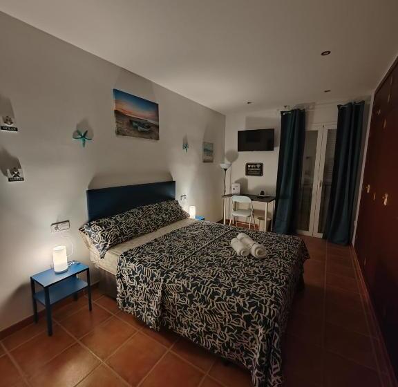 اتاق استاندارد یک تخته با سرویس بهداشتی مشترک, Las Salinas House Private Rooms