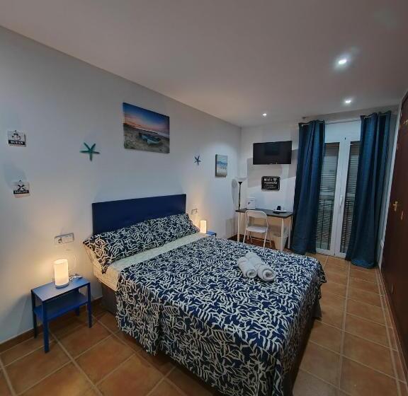 اتاق استاندارد یک تخته با سرویس بهداشتی مشترک, Las Salinas House Private Rooms