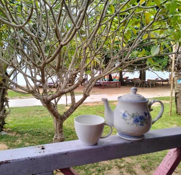 بنگله خانوادگی, Fat Rabbit Beach Resort
