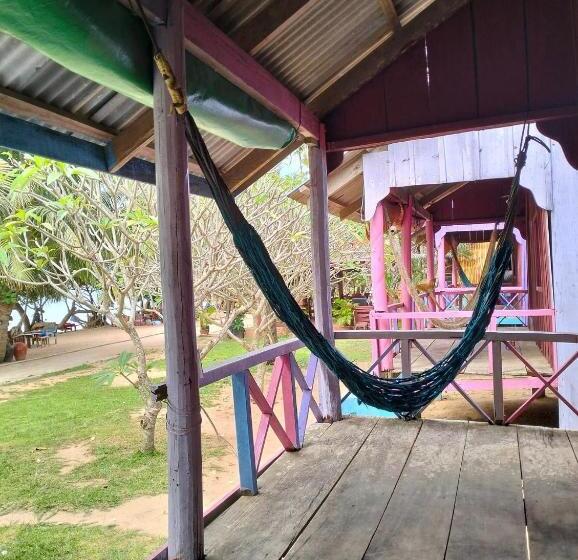 بنگله خانوادگی, Fat Rabbit Beach Resort