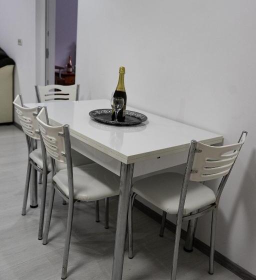 آپارتمان 2 خوابه, Casa Calin