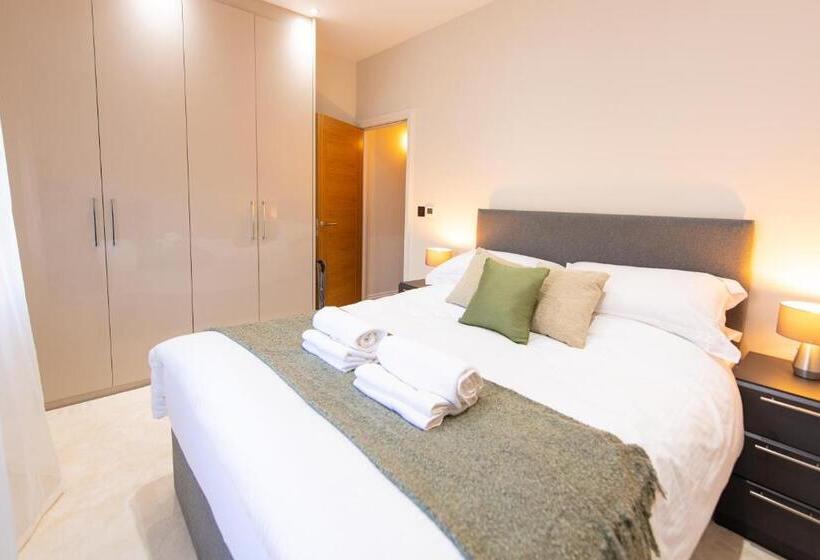 آپارتمان لوکس 1 خوابه, Ealing Residency