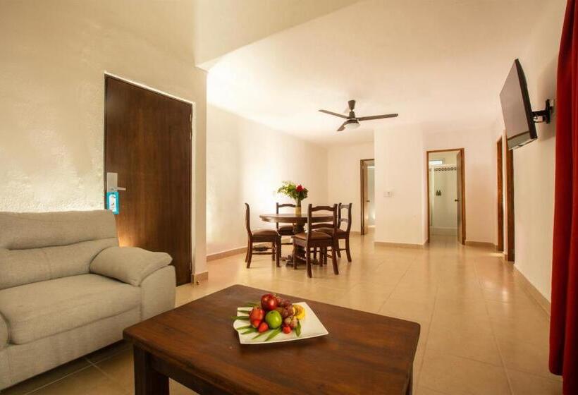 سوییت خانوادگی, Costa Club Punta Arena   Desayuno Incluido