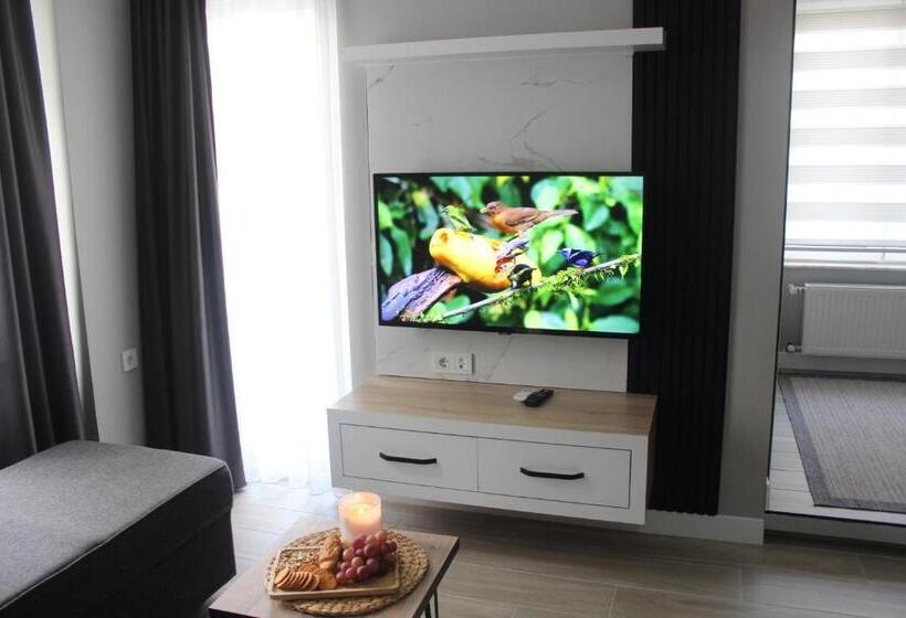 سوییت جونیور, Cosy Suite