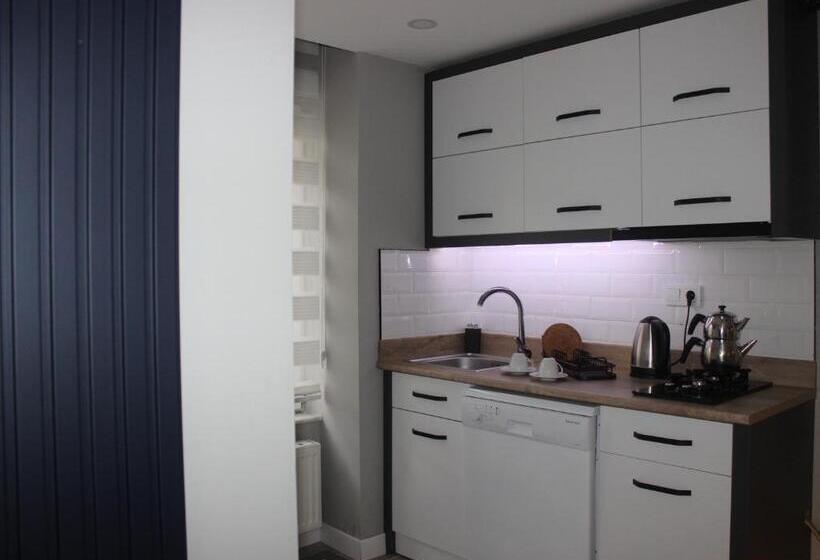 سوییت جونیور, Cosy Suite