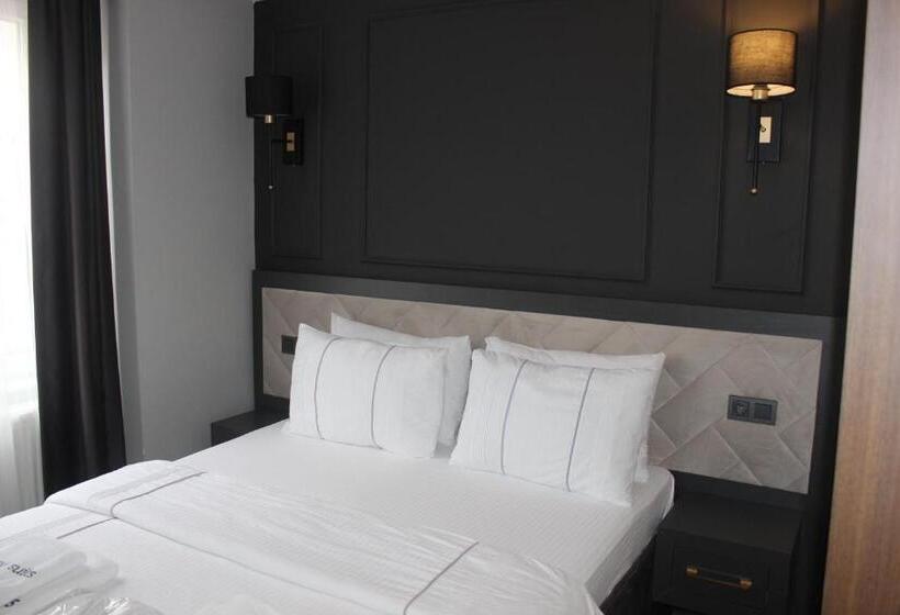 سوییت سوپریور, Cosy Suite