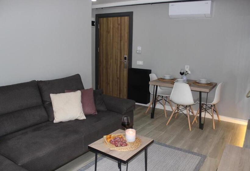 سوییت سوپریور, Cosy Suite
