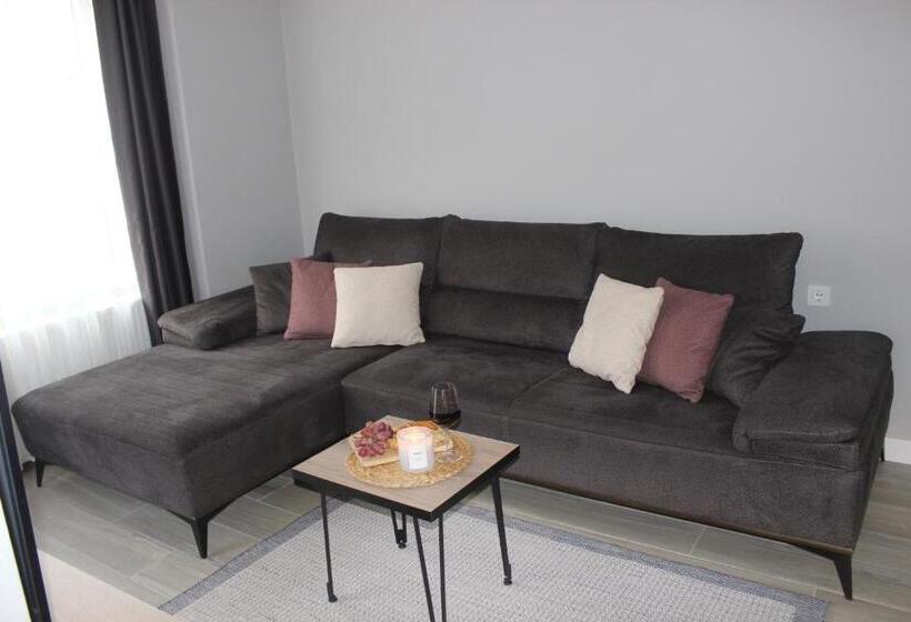سوییت سوپریور, Cosy Suite