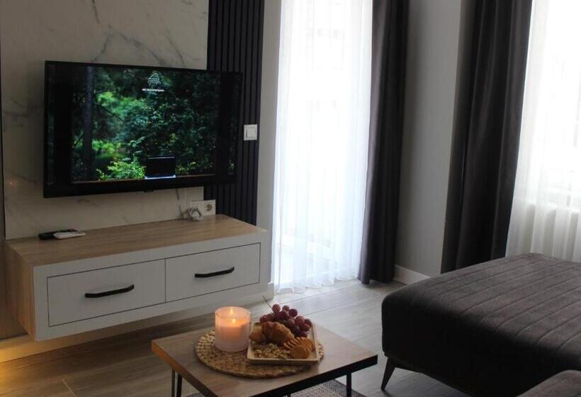 سوییت سوپریور, Cosy Suite