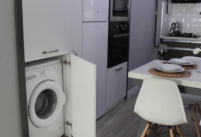 سوییت خانوادگی, Cosy Suite