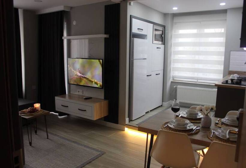 سوییت جونیور, Cosy Suite