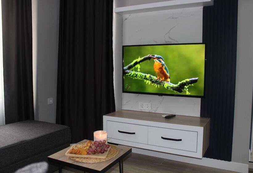 سوییت جونیور, Cosy Suite