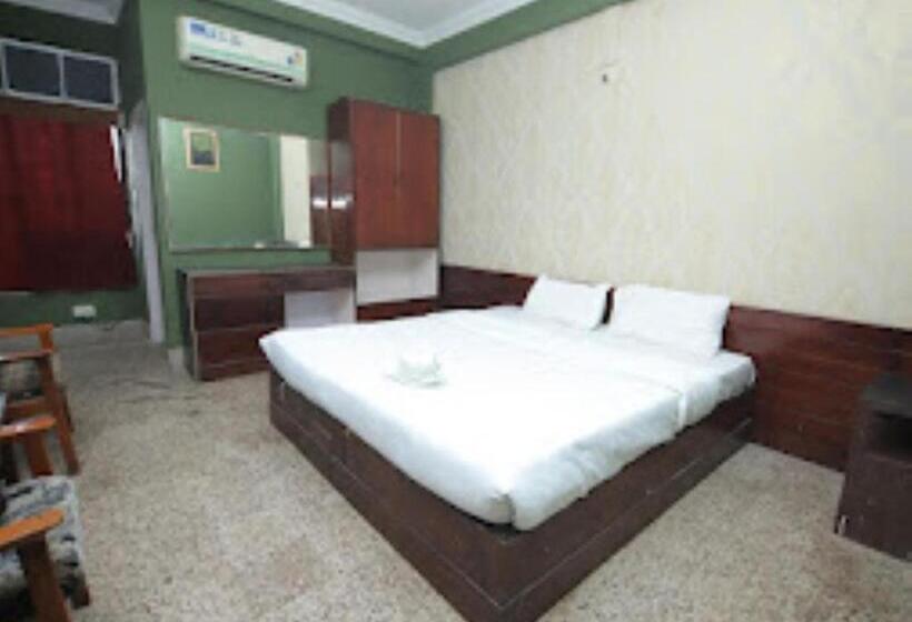 اتاق استاندارد با تخت بزرگ, East Inn Dimapur