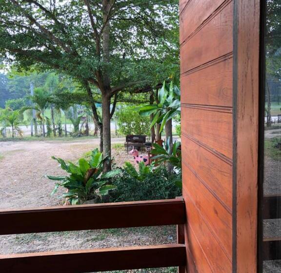 اتاق استاندارد با چشم‌انداز باغ, Lampang Homestay2