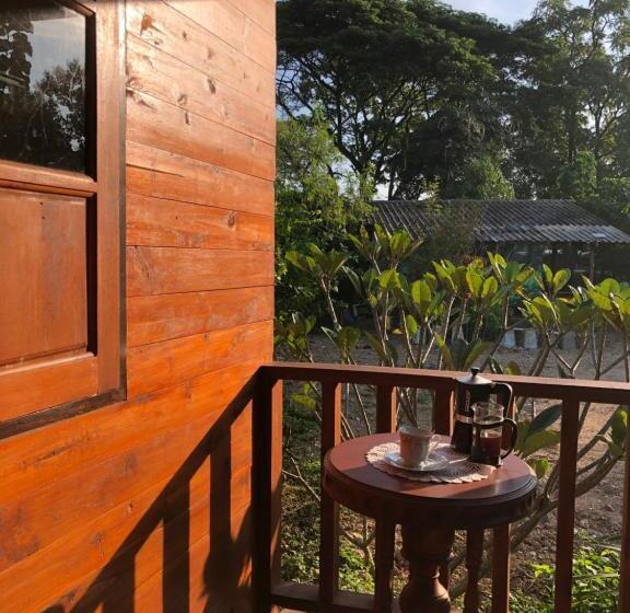 اتاق لوکس با تخت بزرگ, Lampang Homestay2
